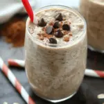 Cinnamon-Roll Chocolate Chip Oatmeal Smoothie