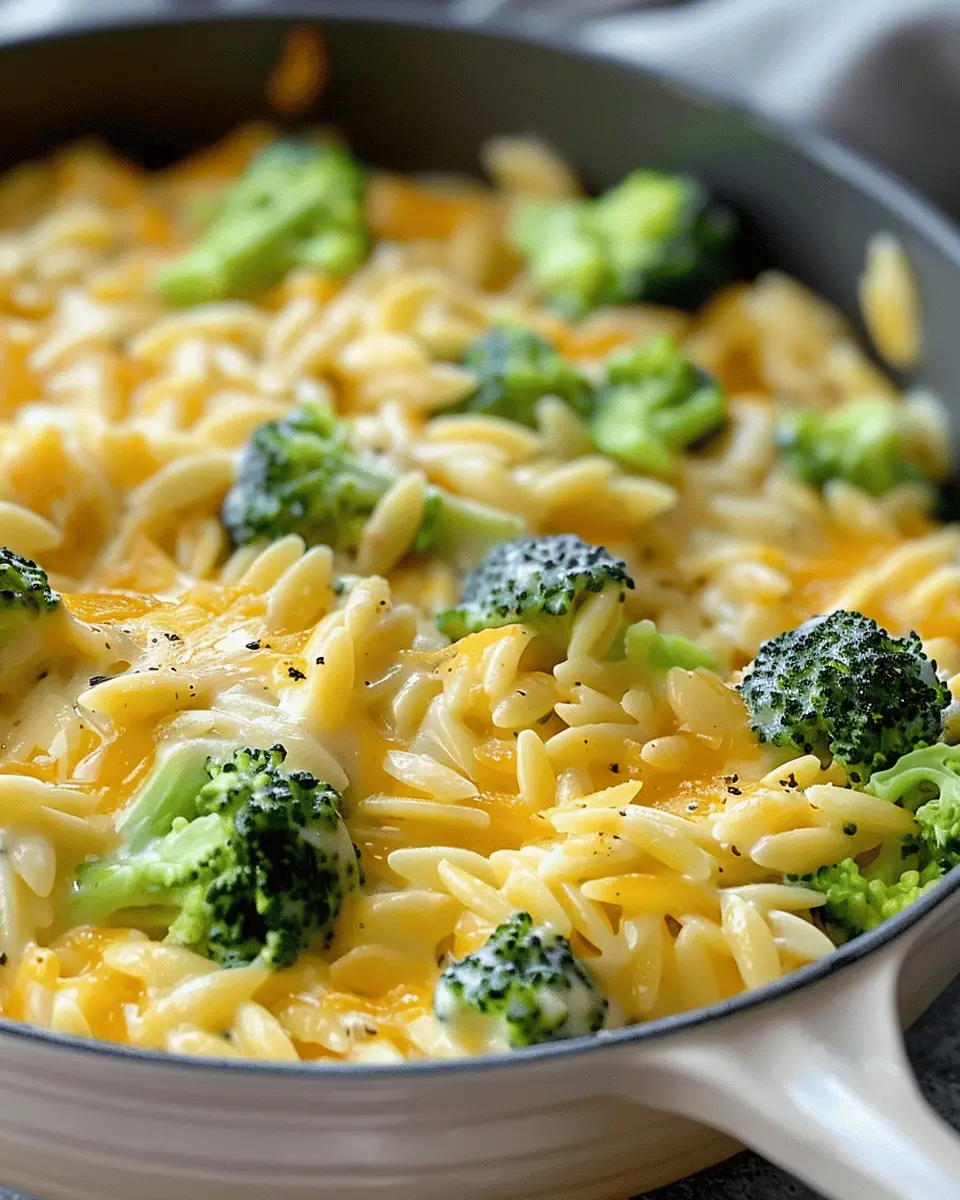Creamy One-Pot Broccoli Cheddar Orzo: A Cozy Weeknight Delight